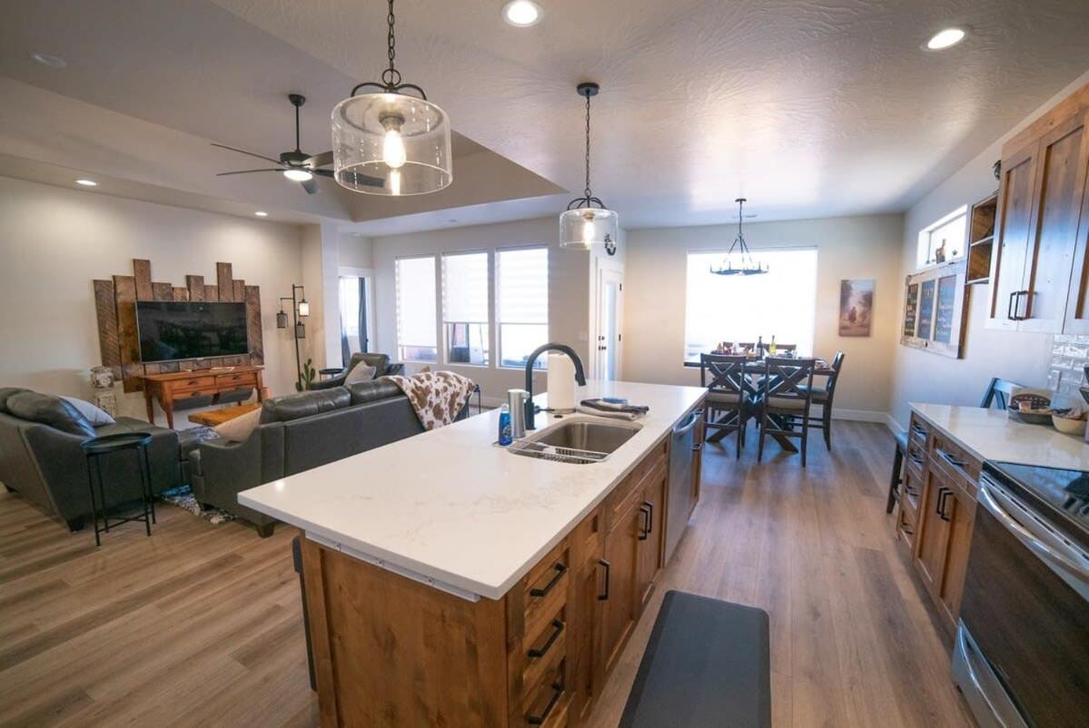Red Canyon Bunkhouse At Kanab - New West Properties 外观 照片